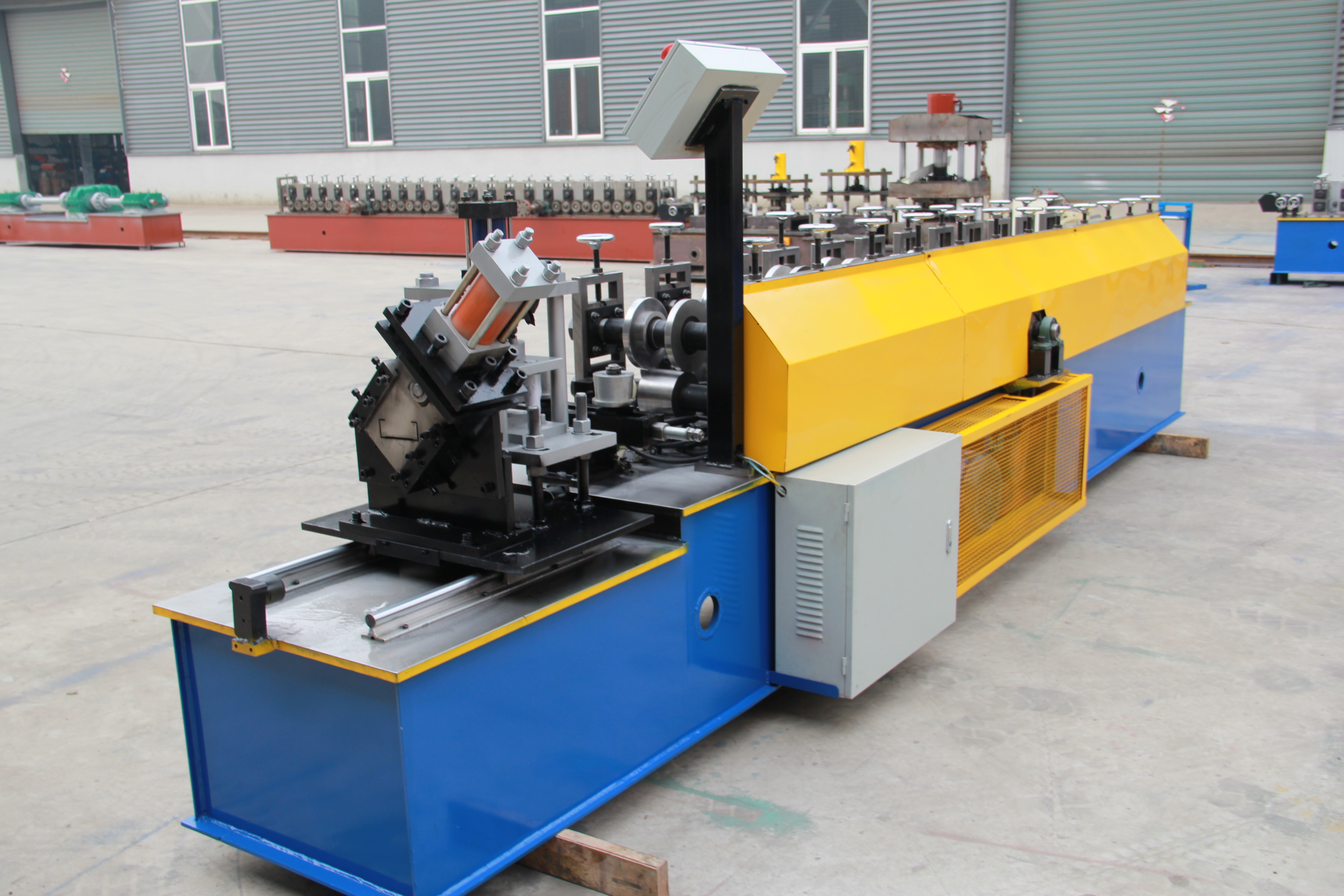 Hot sale iron steel channel roll forming machine made in china