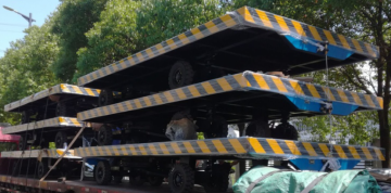 Forty tons Cargo Flatbed Truck