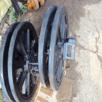 Manitowoc 8500 crawler crane undercarriage parts wheel guide