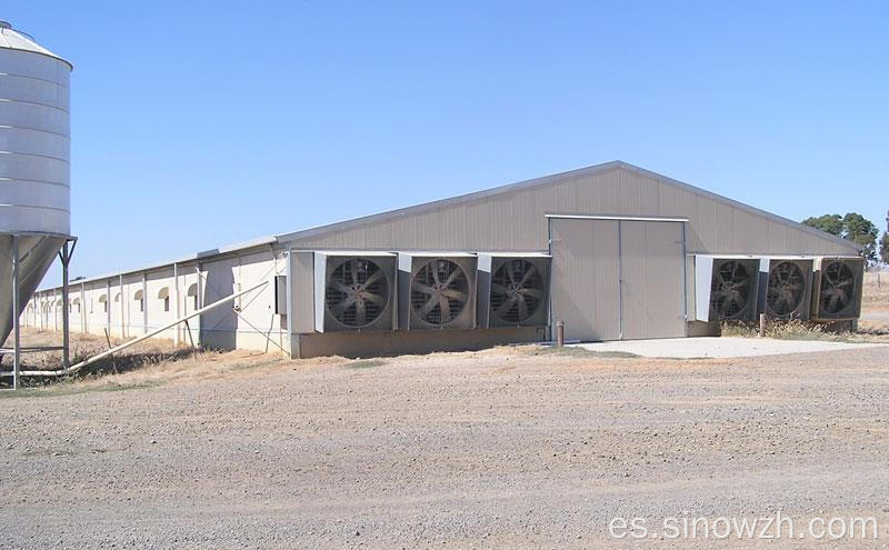 Casa de cobertizo de pollo de estructura de acero prefabricada con equipamiento