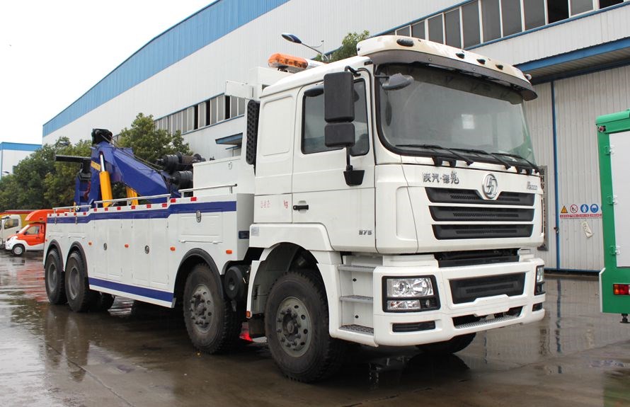 heavy towing service vehicles