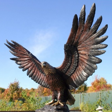 Large outdoor metal casting bronze eagle sculpture
