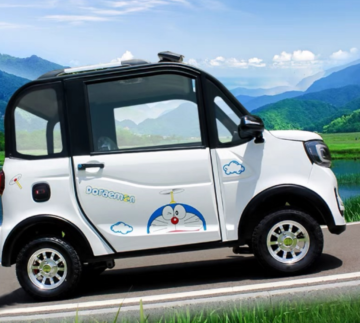 Electric children's four-wheel drive car