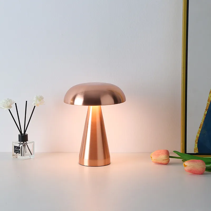 Vintage-Inspired Rechargeable Metal Desk Lamp for Cozy Ambiance