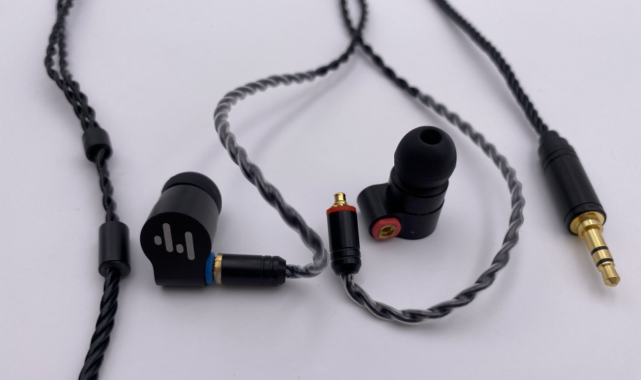 Hybrid in-Ear HiFi Earphones with Detachable Cable (1)