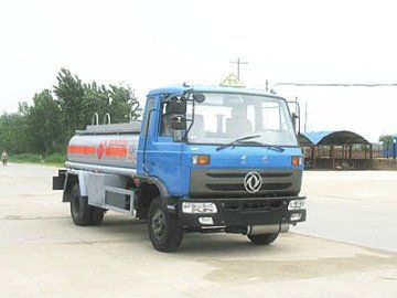 5000L DongFeng refuelling truck