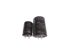 High power medium voltage horn type electrolytic capacitor