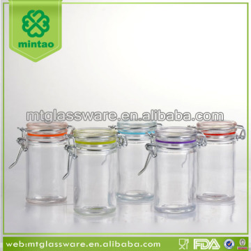 Storage jar with clip lid