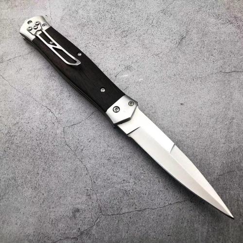 Coltello pieghevole tattico italiano