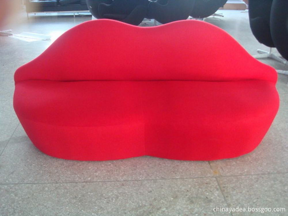 Lips Sofa