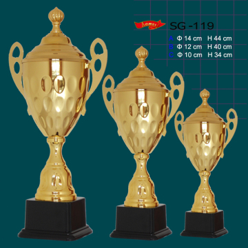 Wholesale trophy souvenir use cheap metal golden champions trophy cup