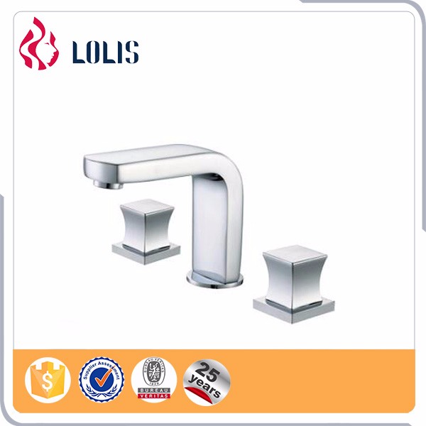 (YL-06114) Chrome brass double lever 3-hole basin mixer taps