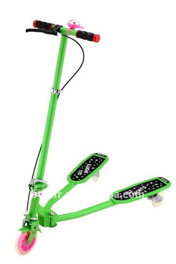 New frog kick scooter