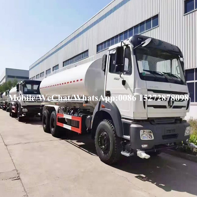 Camión de agua (1) Water Truck (1)