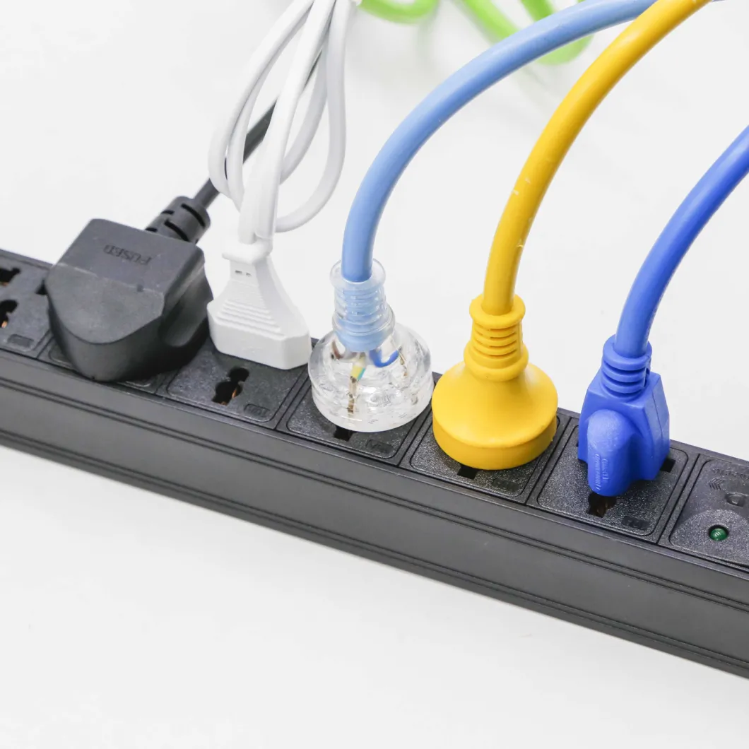 Vertical Installation Industrial 8 Outlet IEC PDU with Circuit Breaker