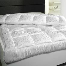 Microfiber Jacquard Quilt