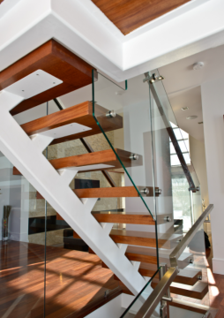 Indoor Wood Tread Mono Stringer Staircase