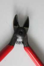 Side Cutter With Spring?