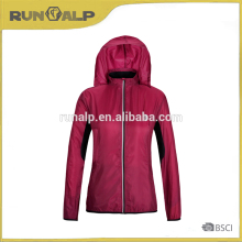 Women's breathable long sleeve sport jacket with cap