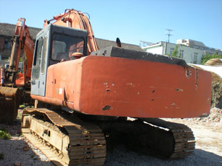 Used Hitachi EX200.1 model crawler excavator