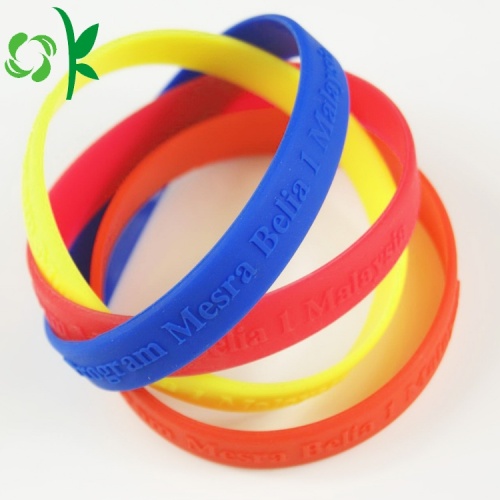 Bandes de silicone faites sur commande de logo de pays des USA de drapeau / lettre en relief