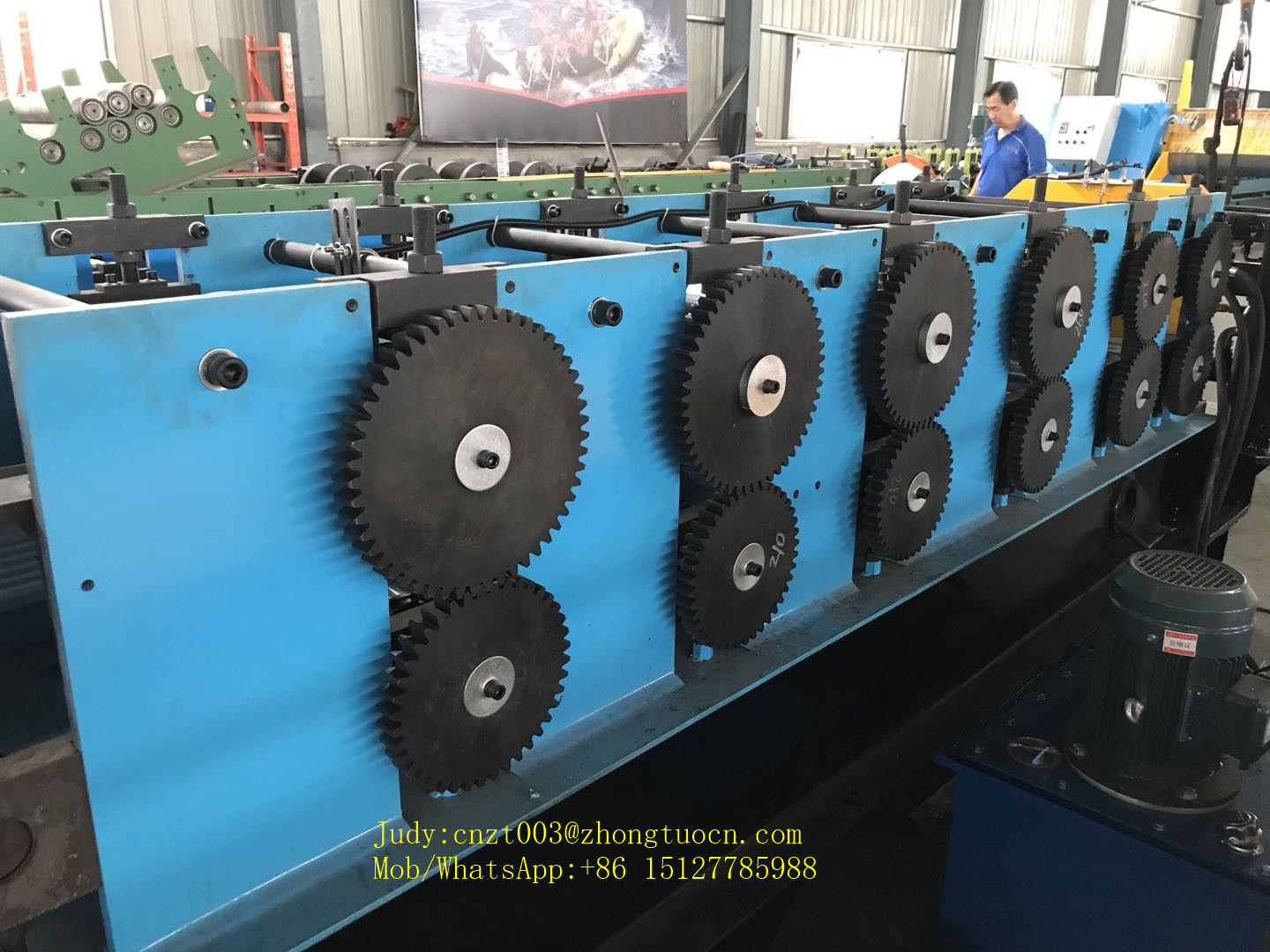 Downspout rain gutter down pipe roll forming machine