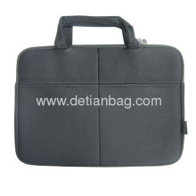 2013 Black Fashion Designer 17 Laptop Sleeve With Handle?