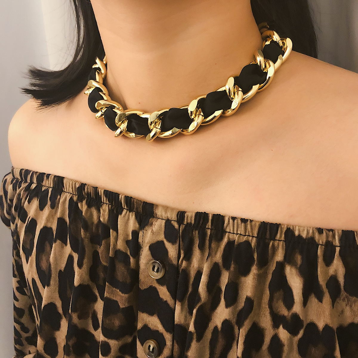 Yiwu simple personality chain velvet retro necklace braided gold chunky choker necklace women