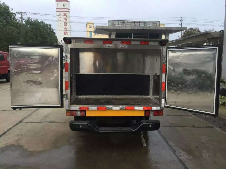 mini Blasting equipment truck