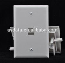 Recessed networking Wallplate, 1 keystone port with 2 fly wings