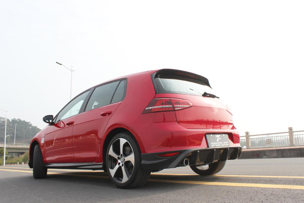 Auto Carbon MK7 Rear Bumper Lip Diffuser for VW GOLF VII 7 GTI 2014UP