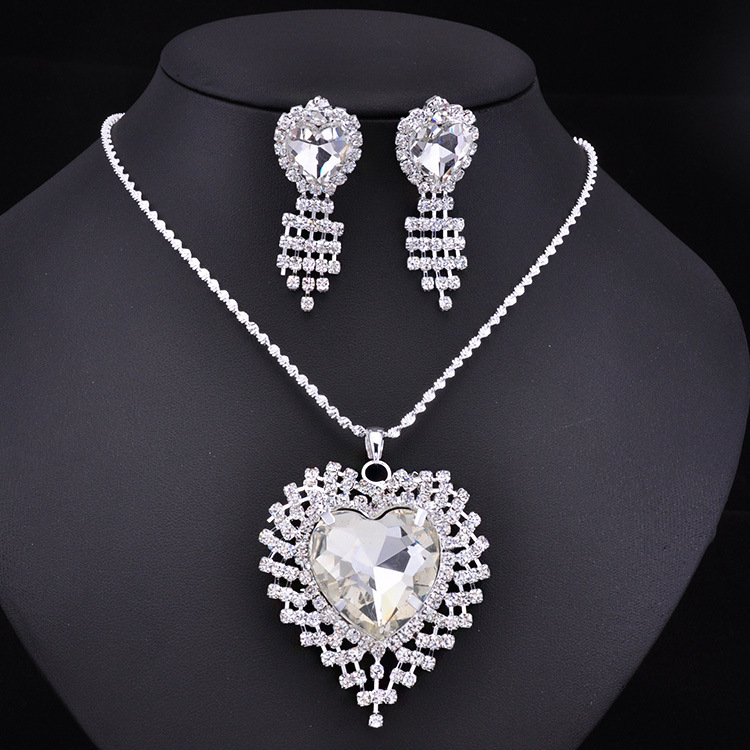 Fashion crystal necklace set