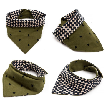 Kerchief de chat chien de compagnie