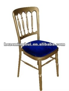 chiavari chair with cusion