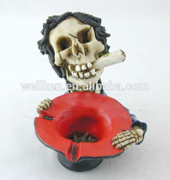 resinic man skull Ashtray,polystone male figurine Ashtrays