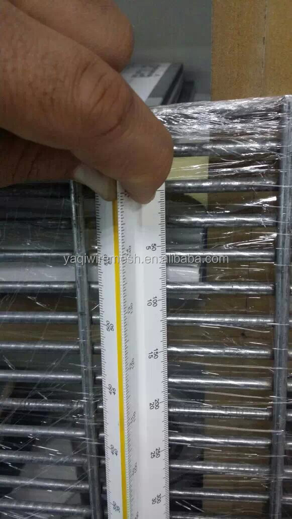 76.2mm*12.7mm anti-climb galvanized/pvc coated welded mesh fence used in army