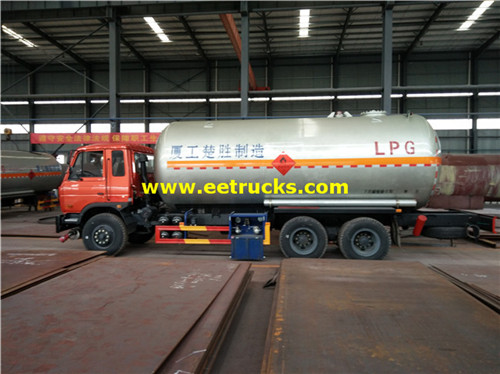 Dongfeng 7000 Gallon Moves