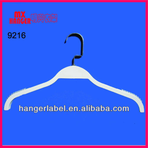 space saving plastic hangers,closet plastic hanger,plastic hangers with logo