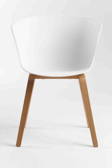 Bent wood leg shell chair