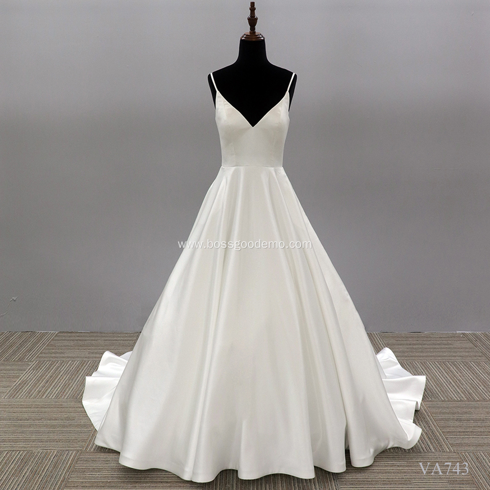 Modern Plain Style Simple Strapless V Neck Illusion Backless Bridal Gowns Wedding Dresses Chapel Train
