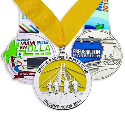 Medalla de maratón deportiva con logotipo propio personalizado