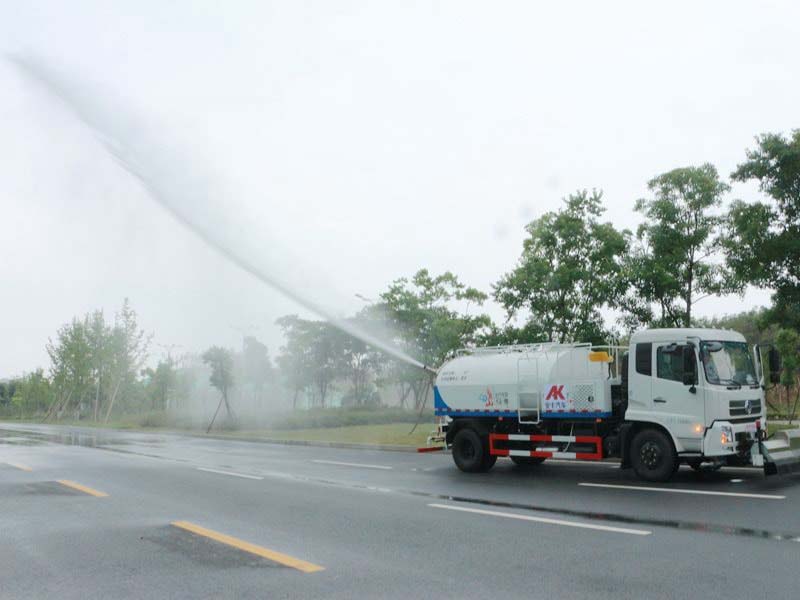 high pressure water jetting truck working 7