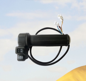 Electric bicycle handlebar switch combination device