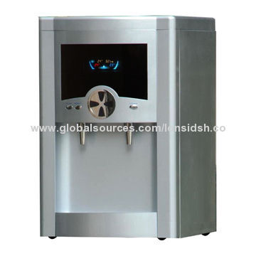 Air water generator without resort to any water source