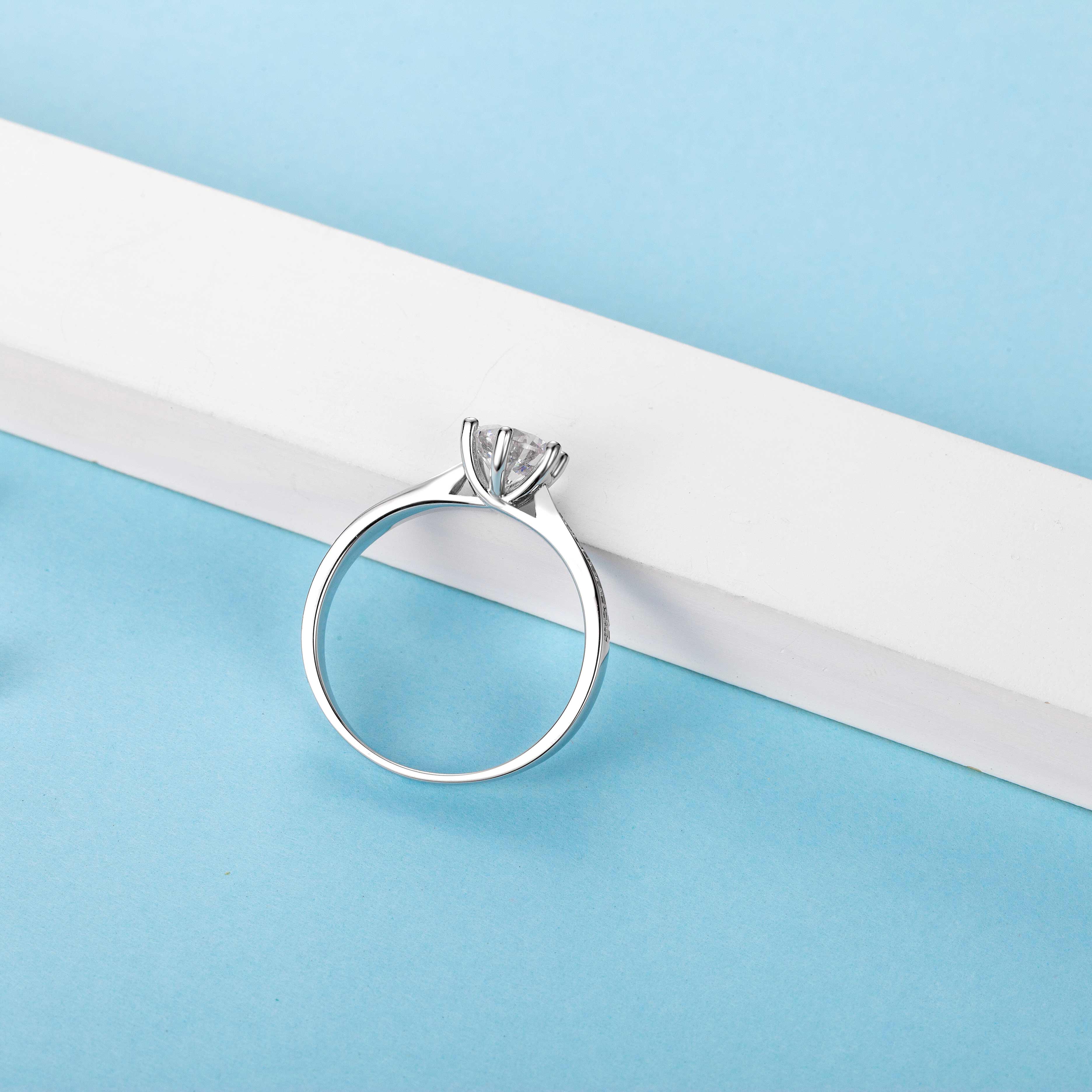 Classic Luxury  Ring Moissanite Jewelry Four Prong Diamond Set in 925  Pure Silver Square Holder  With Good Quality