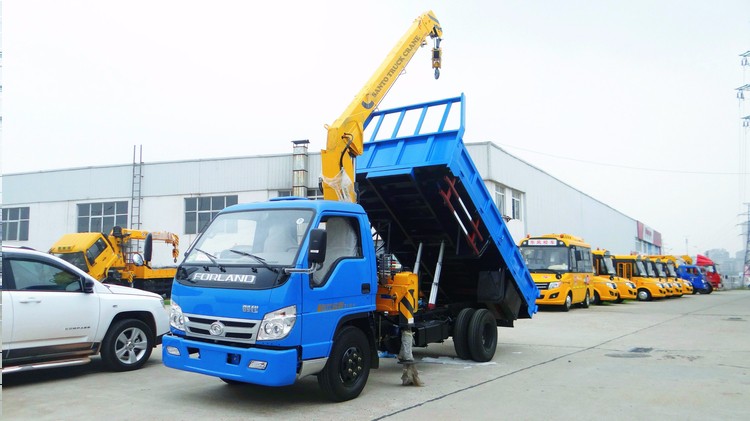 Small truck crane with bucket boom 5 ton truck crane