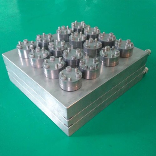 Hollow fiber membrane die head