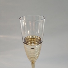 2020 neues Design Weinglas mit halber Beschichtung
