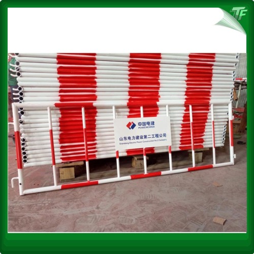 Galvanized  traffic crowd control barriers