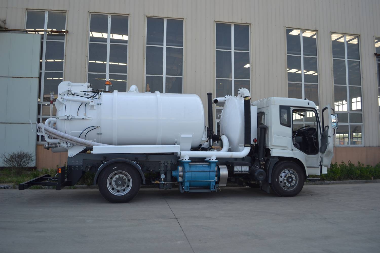 Вакуумные всасывающие машины (7) Vacuum Suction Trucks (7)